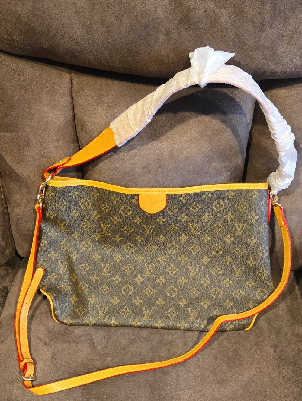 NE! Louis Vuitton Monogram Canvas Shoulder Bag